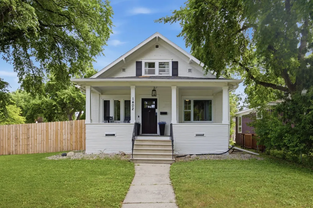 1402 8th Avenue S Fargo ND 58103
