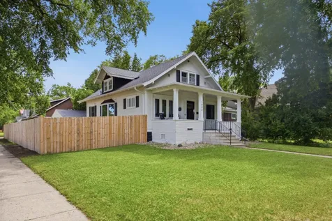 1402 8th Avenue S Fargo ND 58103