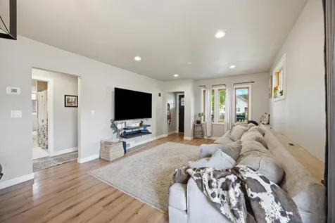 1402 8th Avenue S Fargo ND 58103