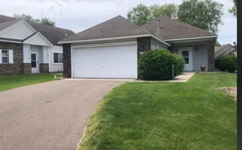2704 Oak Ridge Trail Woodbury MN 55125