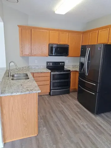 2704 Oak Ridge Trail Woodbury MN 55125