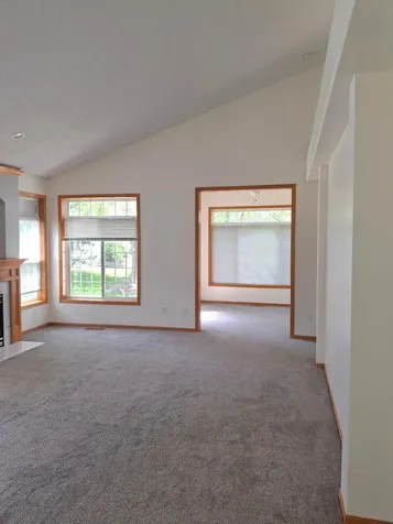 2704 Oak Ridge Trail Woodbury MN 55125