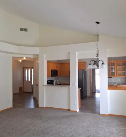 2704 Oak Ridge Trail Woodbury MN 55125