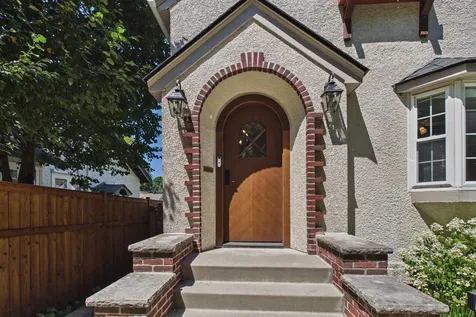 2019 Palace Avenue Saint Paul MN 55105