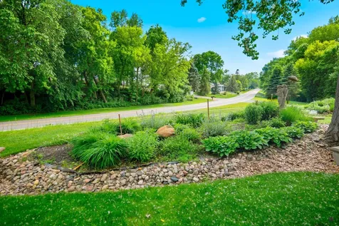 1146 Pleasure Drive W Litchfield MN 55355