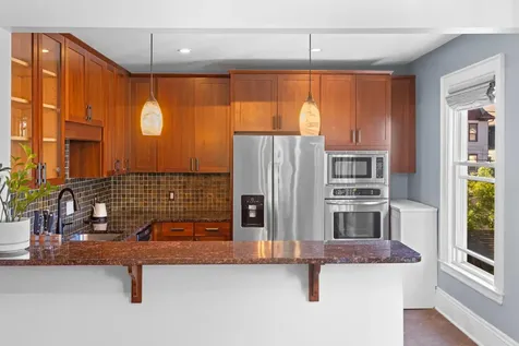 2011 Emerson Avenue S Minneapolis MN 55405