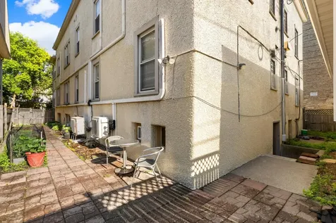2011 Emerson Avenue S Minneapolis MN 55405
