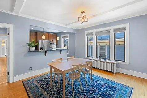 2011 Emerson Avenue S Minneapolis MN 55405