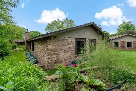 95 Holly Lane N Plymouth MN 55447