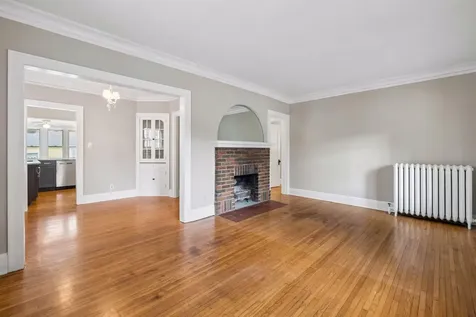 387 Cretin Avenue S Saint Paul MN 55105
