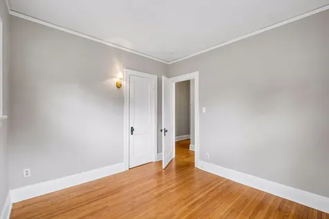 387 Cretin Avenue S Saint Paul MN 55105