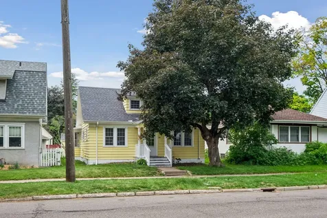 387 Cretin Avenue S Saint Paul MN 55105