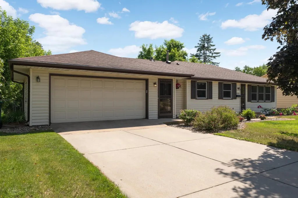 8336 Ewing Road Bloomington MN 55431