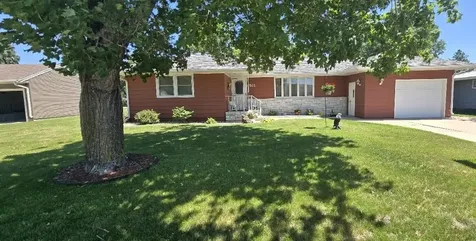 511 S Mccornell Avenue Parkers Prairie MN 56361
