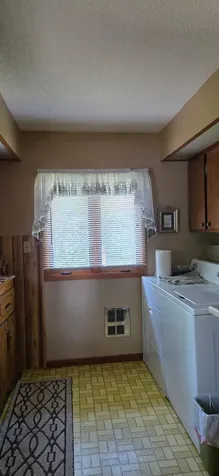 511 S Mccornell Avenue Parkers Prairie MN 56361