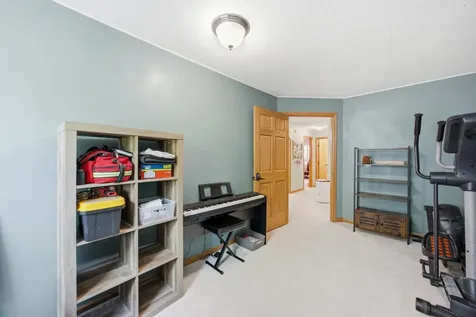 2914 S Bay Drive S Fargo ND 58103