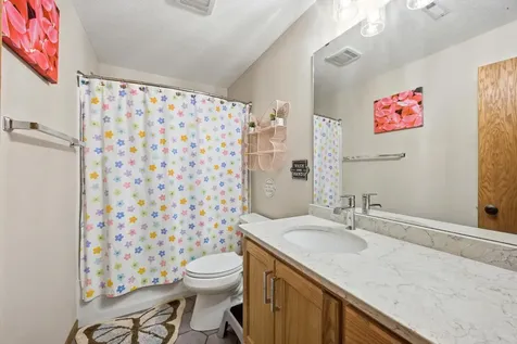 2914 S Bay Drive S Fargo ND 58103