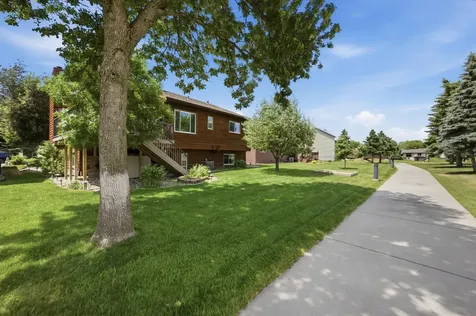 2914 S Bay Drive S Fargo ND 58103
