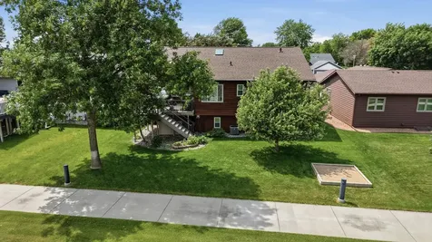 2914 S Bay Drive S Fargo ND 58103