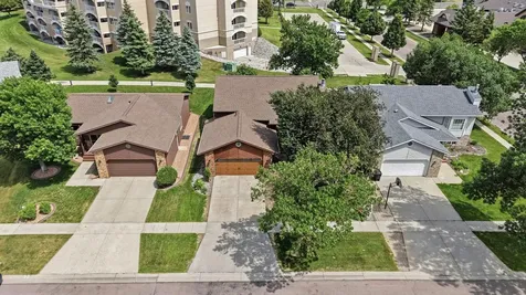 2914 S Bay Drive S Fargo ND 58103