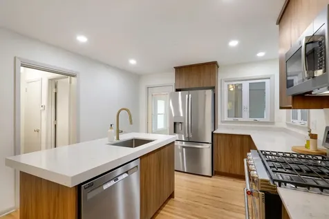 2911 Troseth Road Roseville MN 55113
