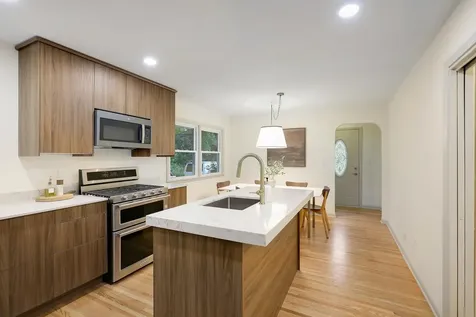 2911 Troseth Road Roseville MN 55113
