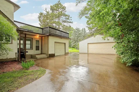 2911 Troseth Road Roseville MN 55113