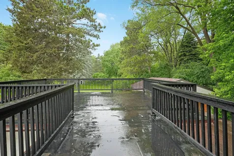 2911 Troseth Road Roseville MN 55113