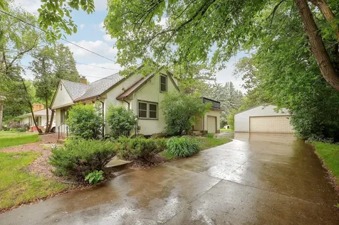 2911 Troseth Road Roseville MN 55113