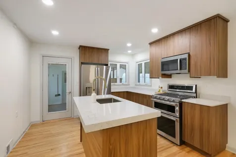 2911 Troseth Road Roseville MN 55113