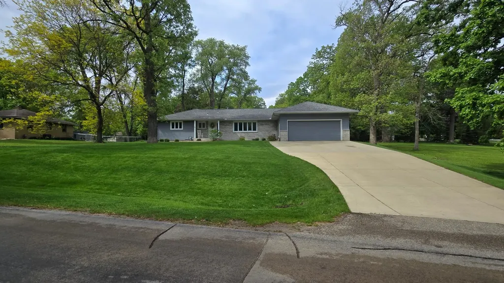 2205 8th Avenue NW Austin MN 55912