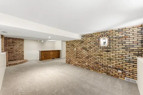 8009 Vincent Circle N Brooklyn Park MN 55444