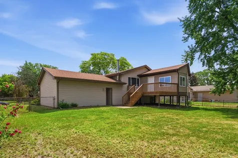8009 Vincent Circle N Brooklyn Park MN 55444