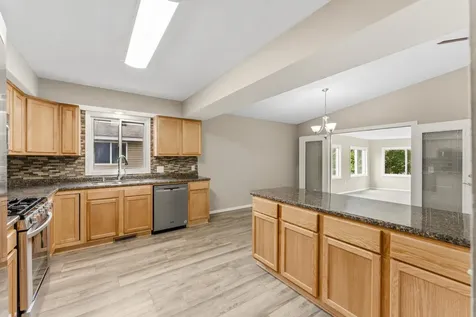 8009 Vincent Circle N Brooklyn Park MN 55444