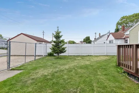 1806 Montana Avenue E Saint Paul MN 55119