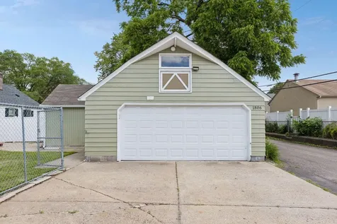 1806 Montana Avenue E Saint Paul MN 55119