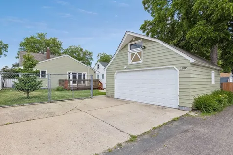 1806 Montana Avenue E Saint Paul MN 55119