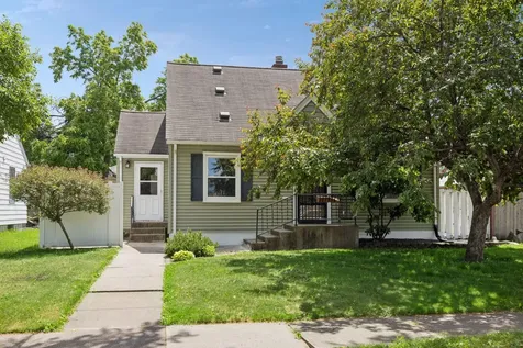 1806 Montana Avenue E Saint Paul MN 55119
