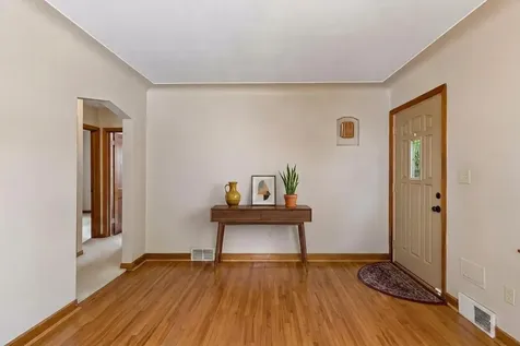 1806 Montana Avenue E Saint Paul MN 55119