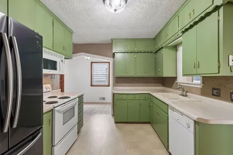 1806 Montana Avenue E Saint Paul MN 55119