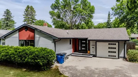 1328 18th Avenue S Moorhead MN 56560