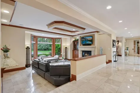 1910 Shoreline Drive Wayzata MN 55391