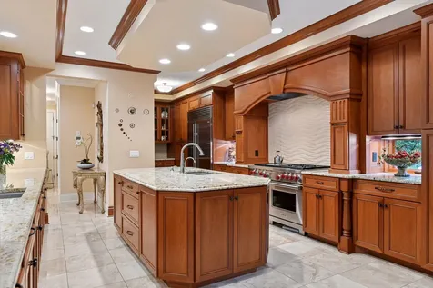 1910 Shoreline Drive Wayzata MN 55391