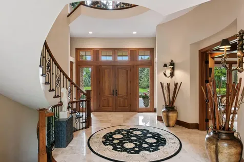 1910 Shoreline Drive Wayzata MN 55391