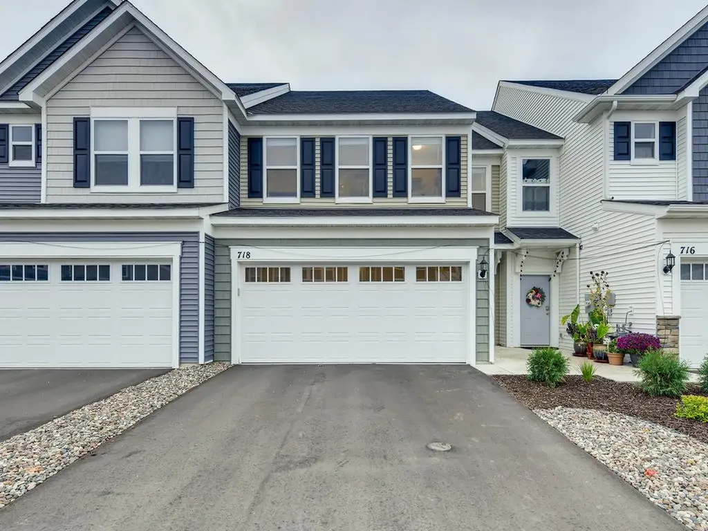 718 Maggie Way Chanhassen MN 55317