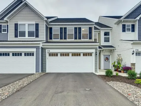 718 Maggie Way Chanhassen MN 55317