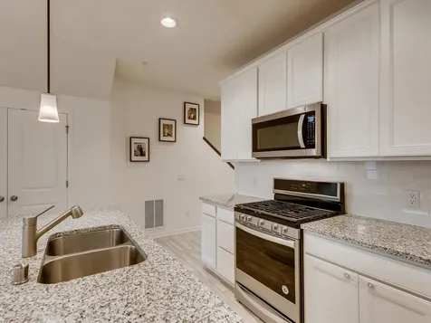 718 Maggie Way Chanhassen MN 55317