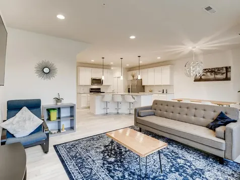 718 Maggie Way Chanhassen MN 55317