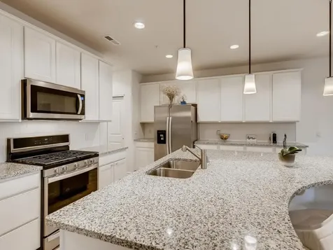 718 Maggie Way Chanhassen MN 55317