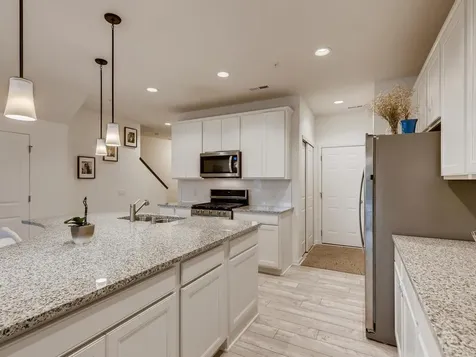 718 Maggie Way Chanhassen MN 55317